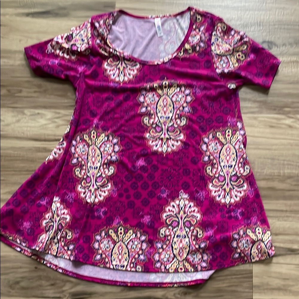EUC Lularoe Perfect T - Size Medium